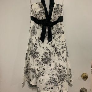 Ruby Rox Dress - White/Black - Never Worn/Tags
